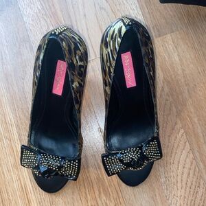 NWT Vintage Betsy Johnson Heels